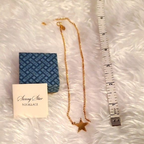 Vintage AVON Sunny Star Necklace - Picture 2 of 8
